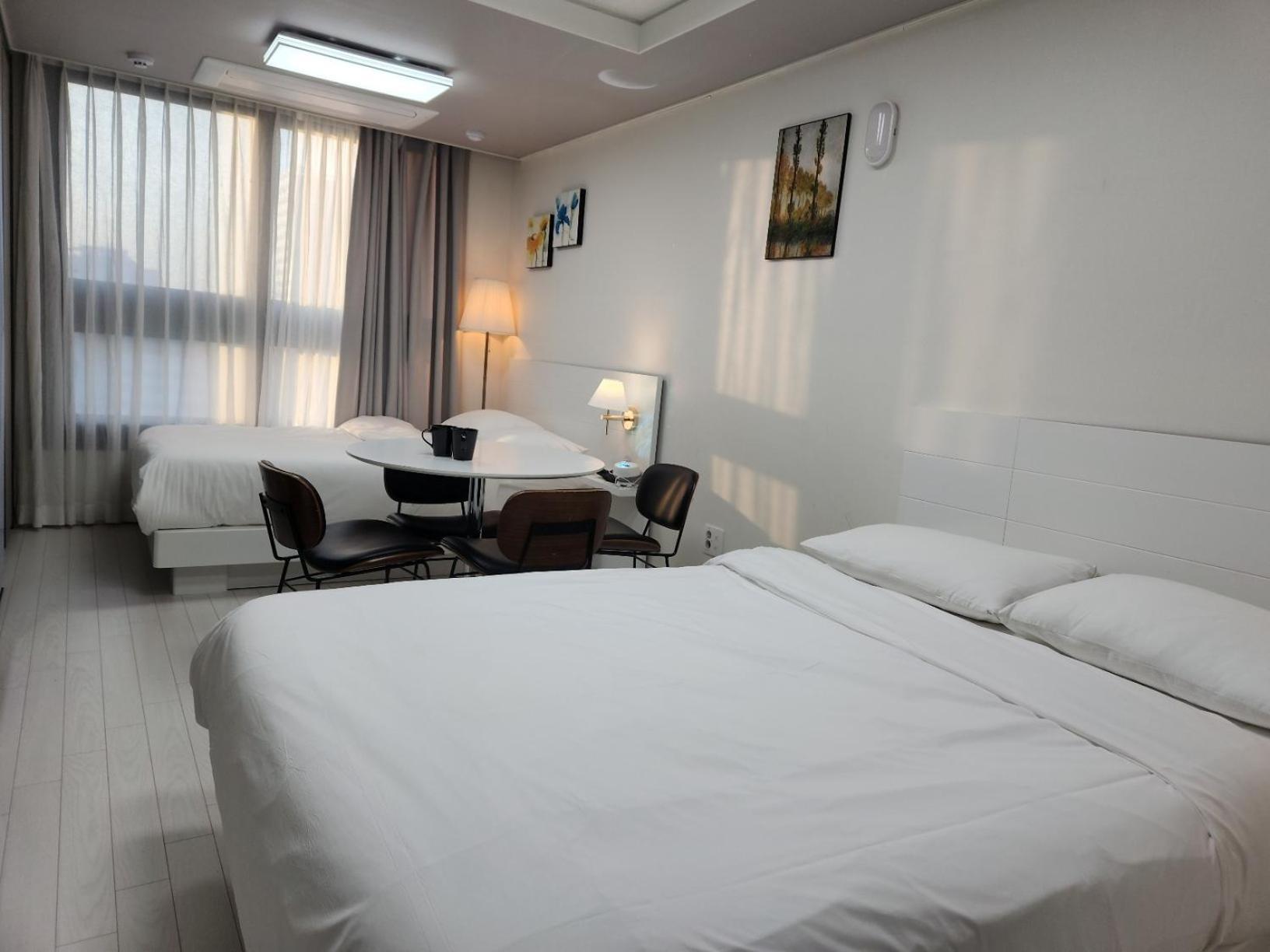 Daegu Star B&B Dsr Hotel Lily Guestroom Exterior foto