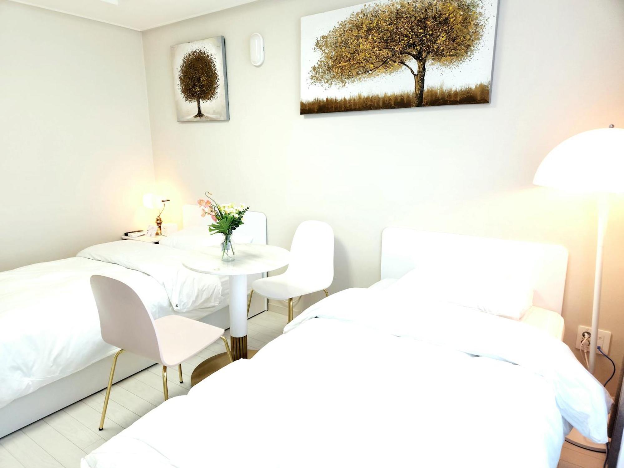 Daegu Star B&B Dsr Hotel Lily Guestroom Quarto foto