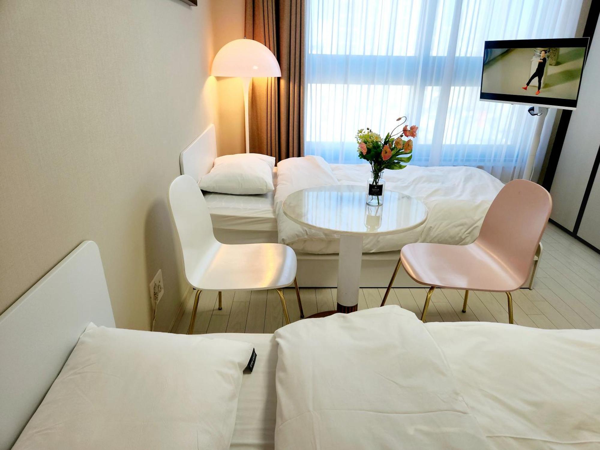 Daegu Star B&B Dsr Hotel Lily Guestroom Quarto foto