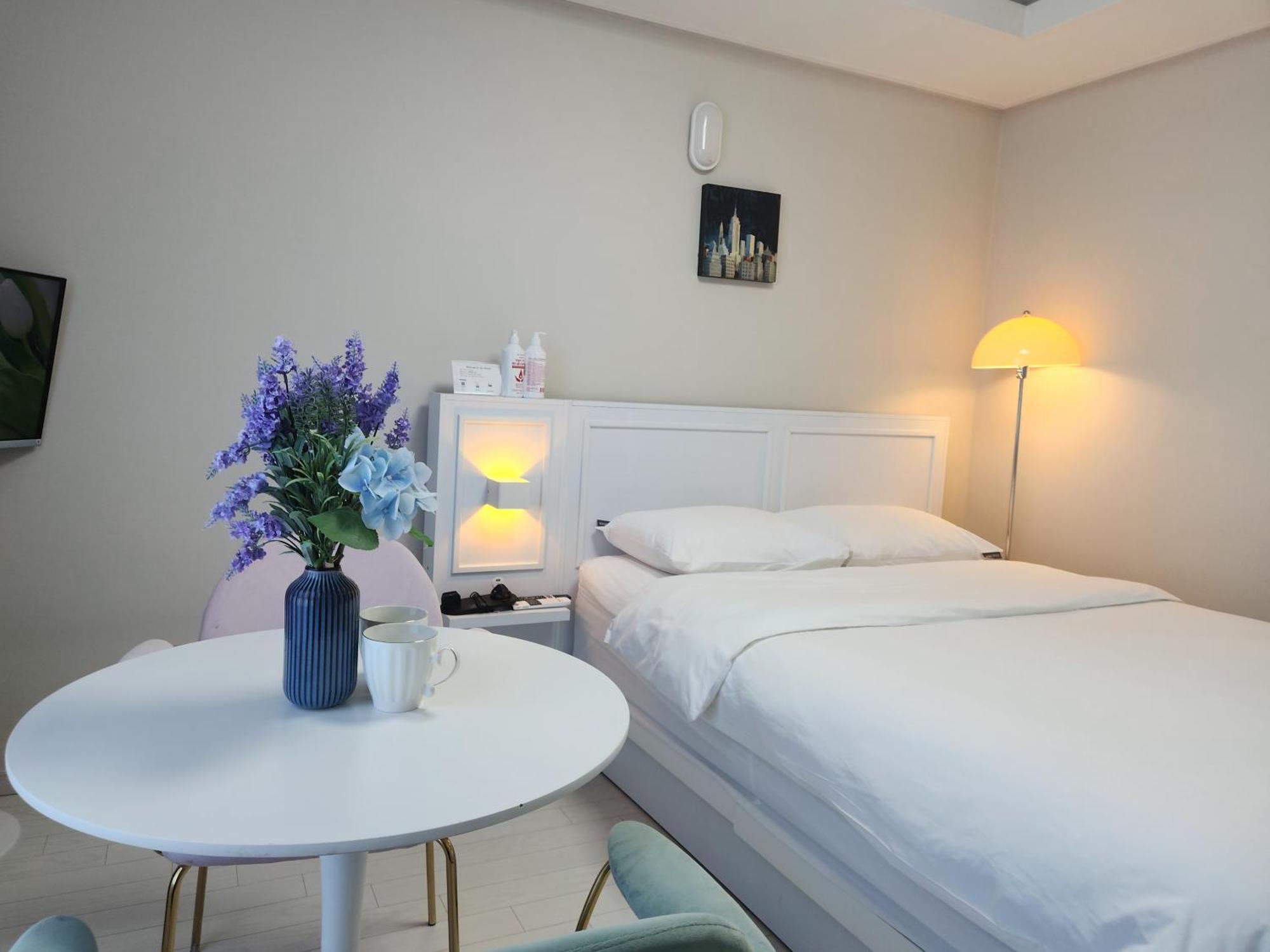 Daegu Star B&B Dsr Hotel Lily Guestroom Quarto foto