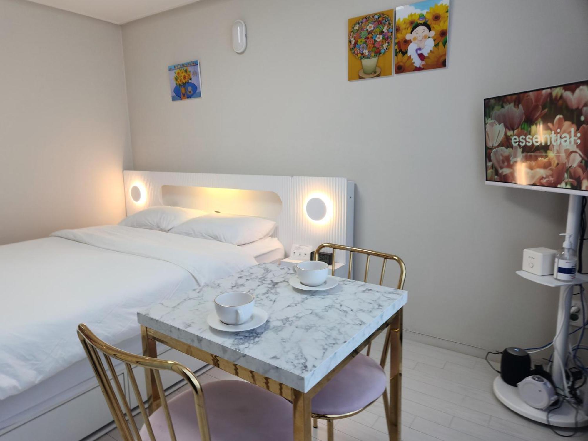 Daegu Star B&B Dsr Hotel Lily Guestroom Quarto foto